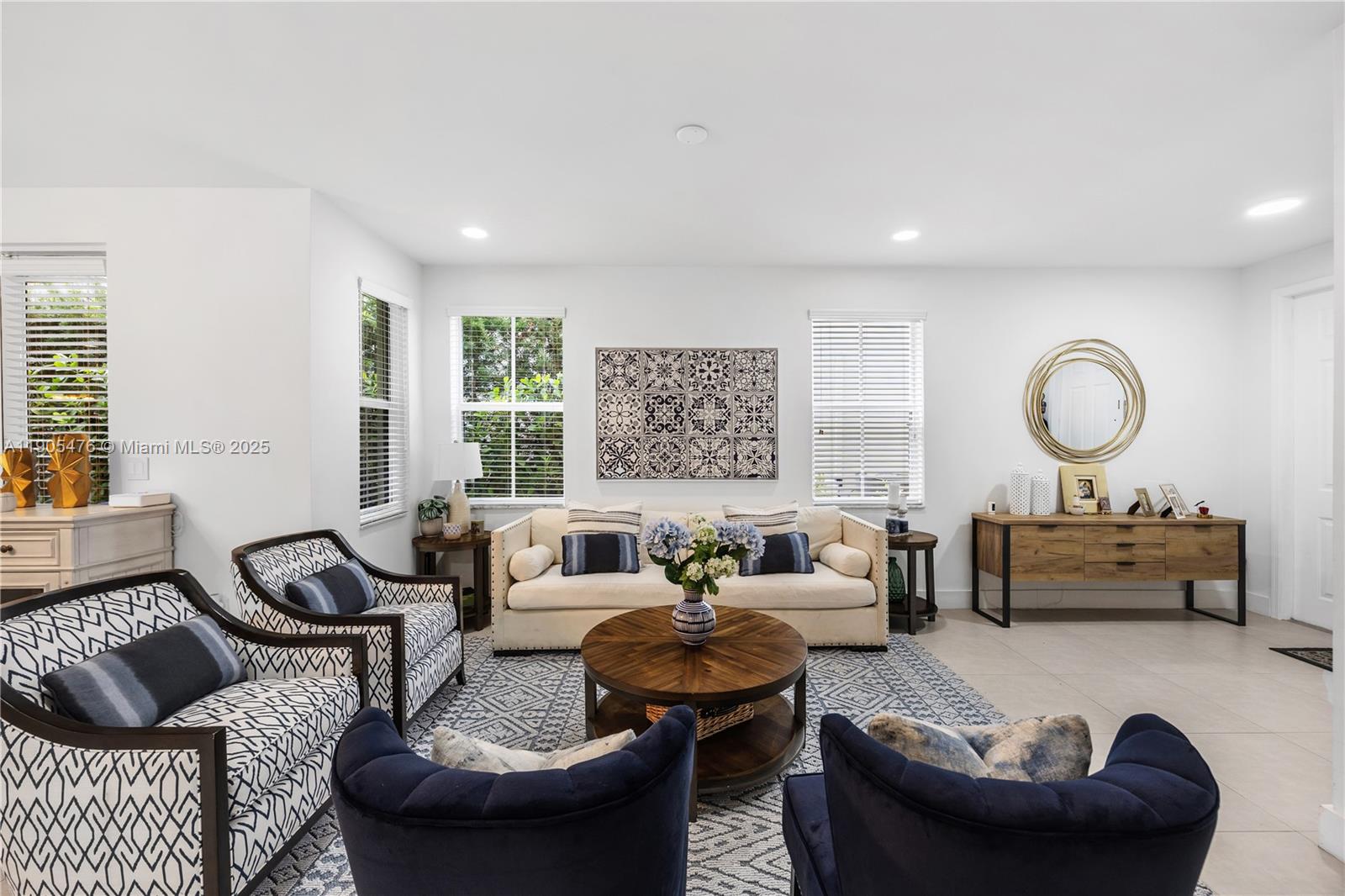 VINTAGE ESTATES - Residential