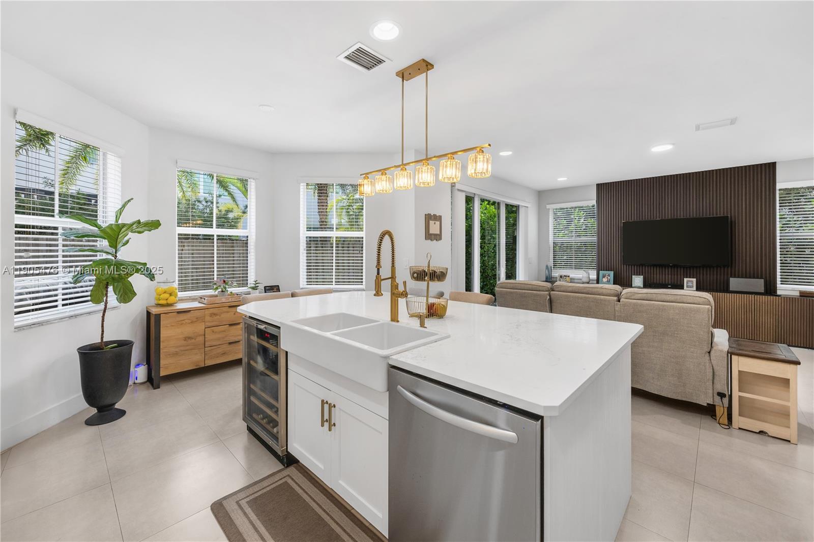 VINTAGE ESTATES - Residential