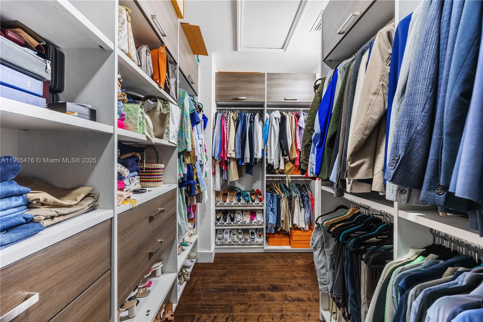 VINTAGE ESTATES - Residential