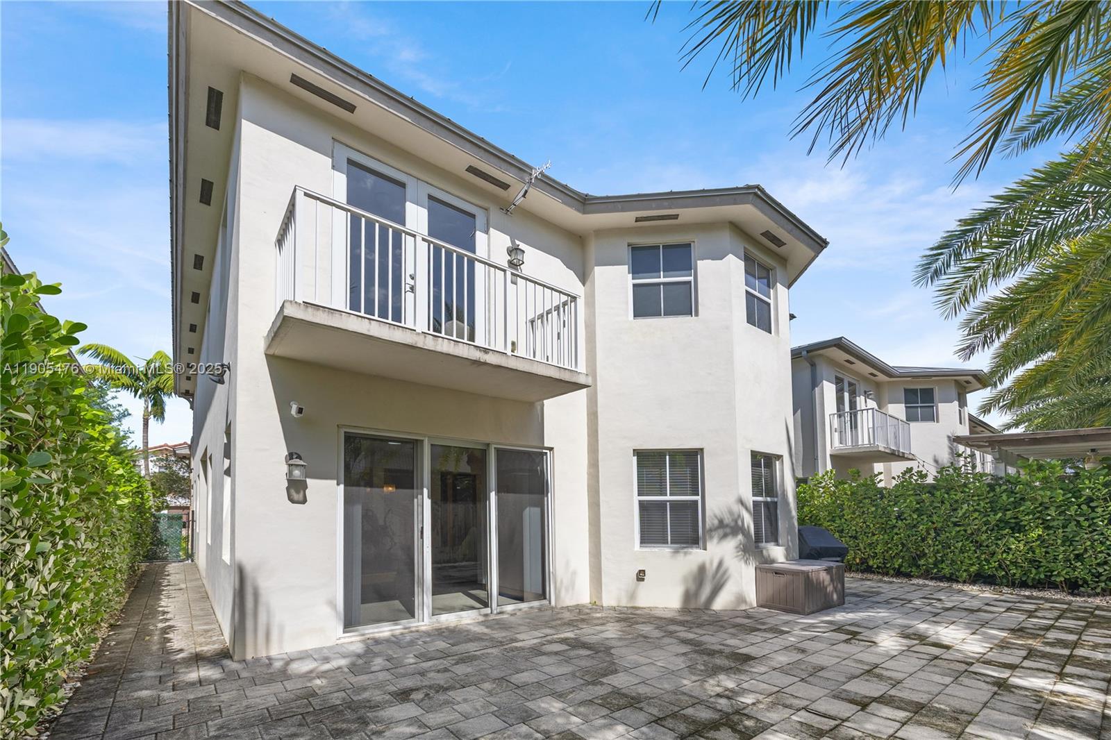 VINTAGE ESTATES - Residential