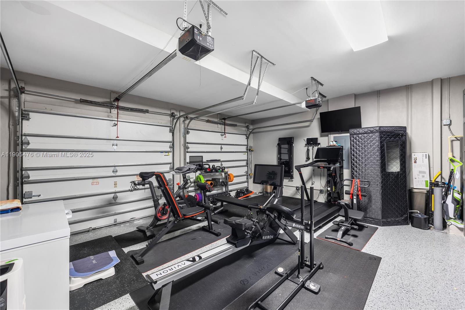 VINTAGE ESTATES - Residential