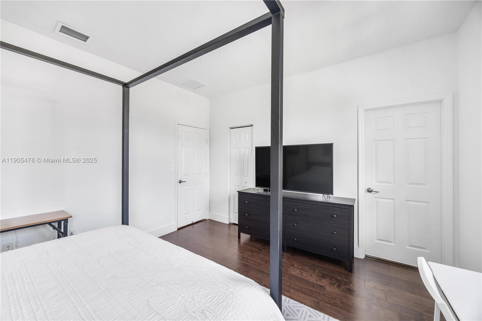 VINTAGE ESTATES - Residential