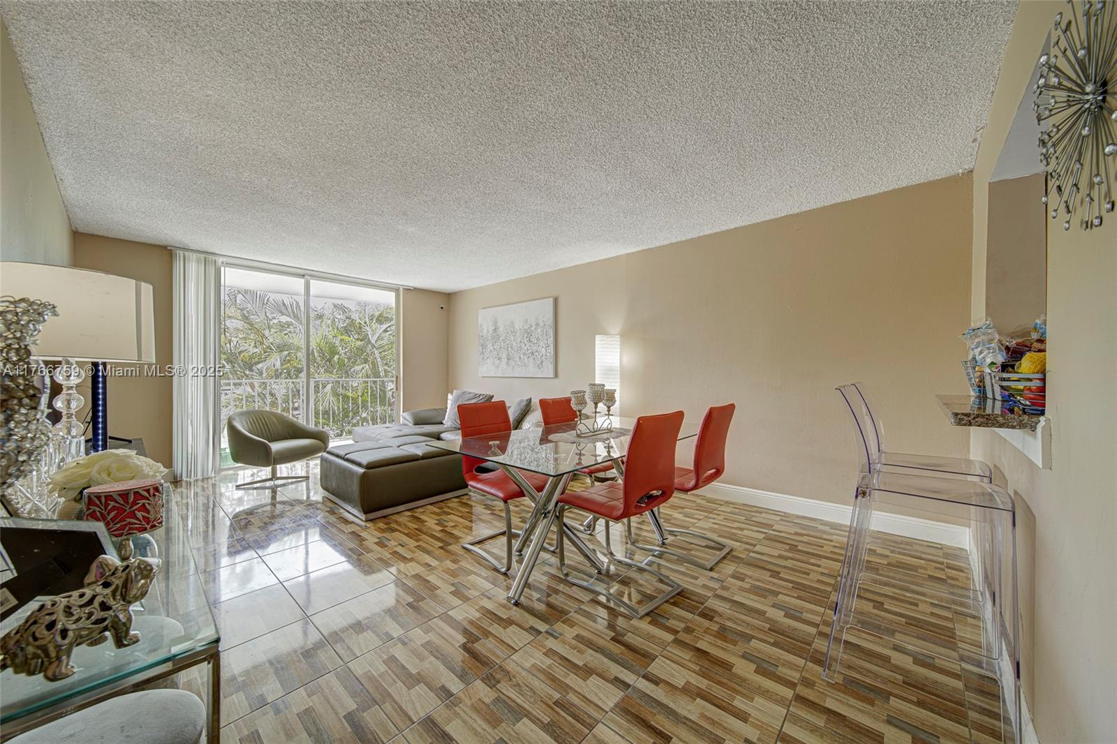 MONTECARLO CONDO - Residential