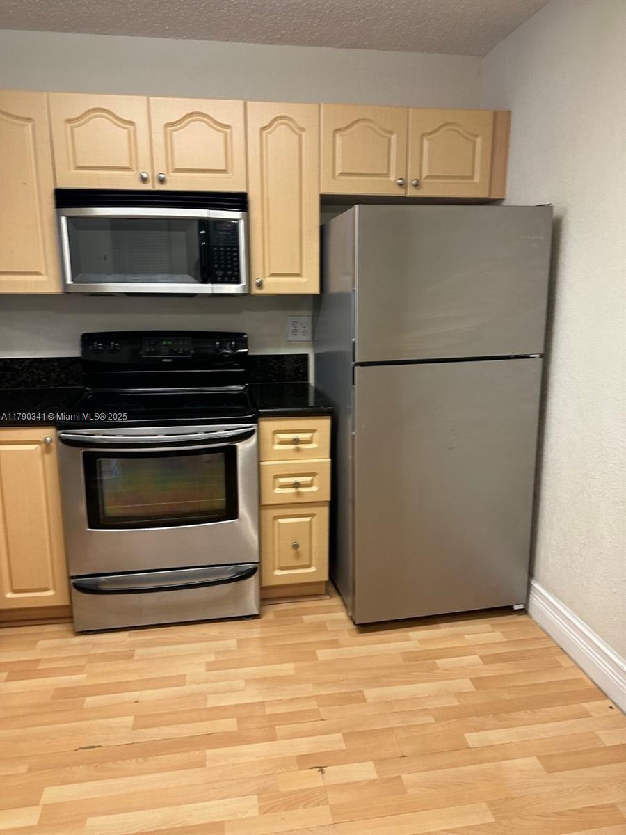 9935 Nob Hill Ln 9935
