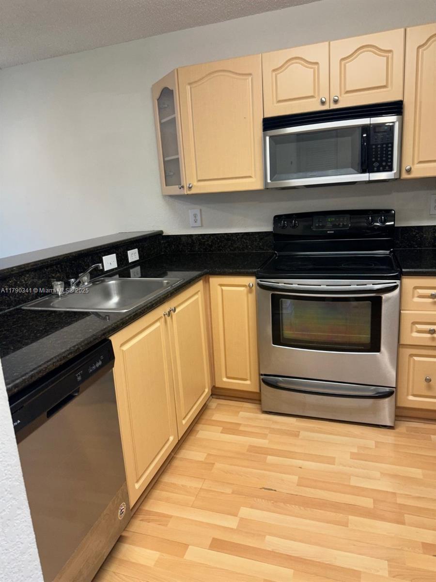 9935 Nob Hill Ln 9935