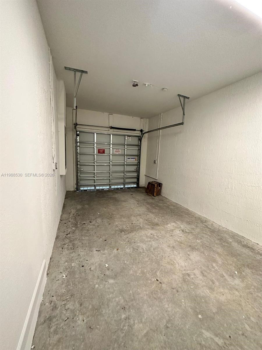 WYNDHAM LAKES PLAZA - Residential