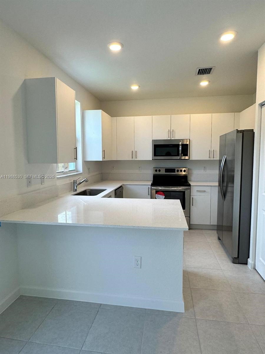 WYNDHAM LAKES PLAZA - Residential