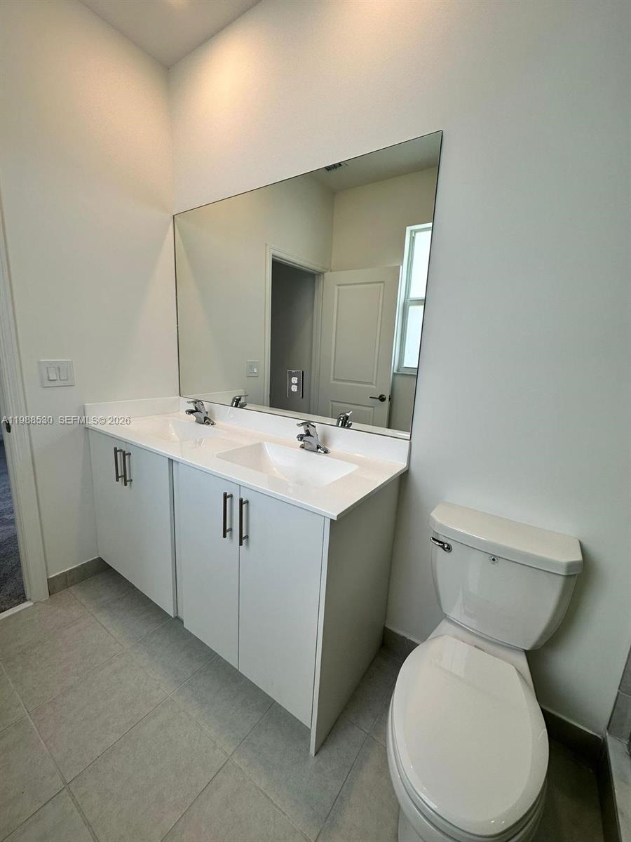 WYNDHAM LAKES PLAZA - Residential