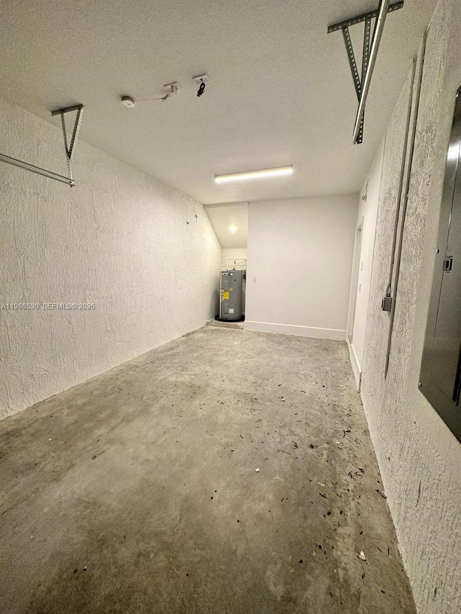 WYNDHAM LAKES PLAZA - Residential