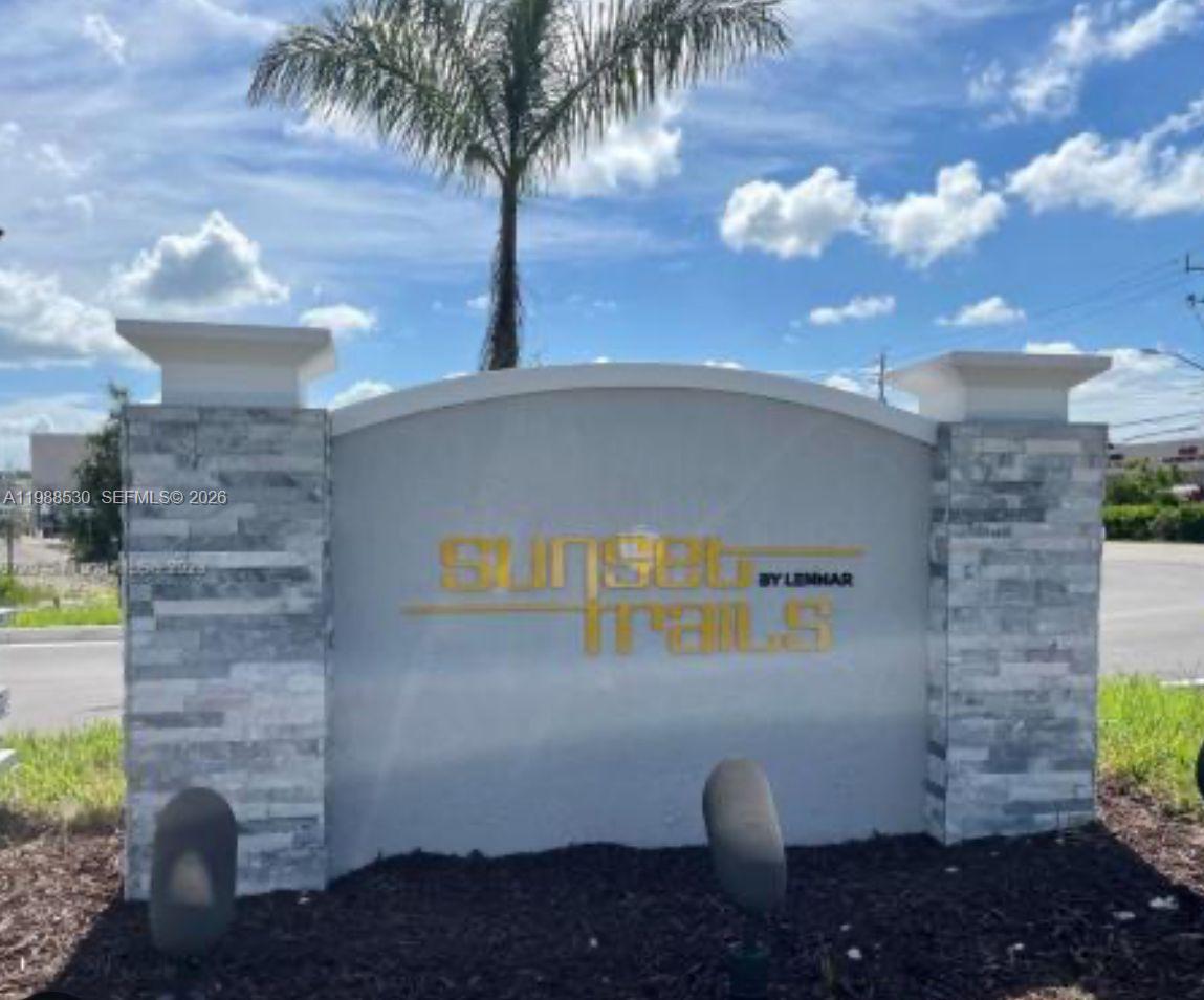 WYNDHAM LAKES PLAZA - Residential