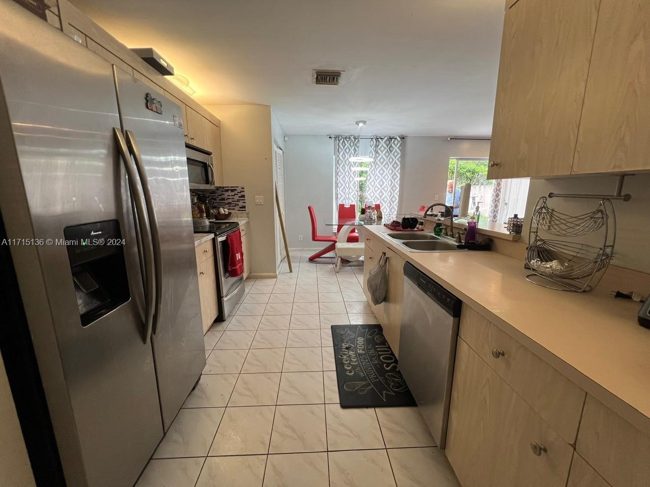 PRINCETON PLACE AT GABLES - Residential