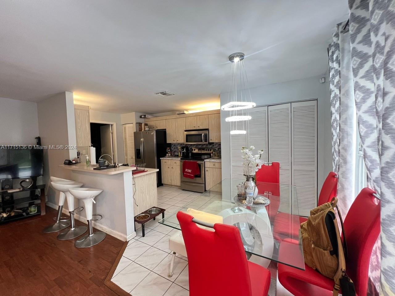 PRINCETON PLACE AT GABLES - Residential