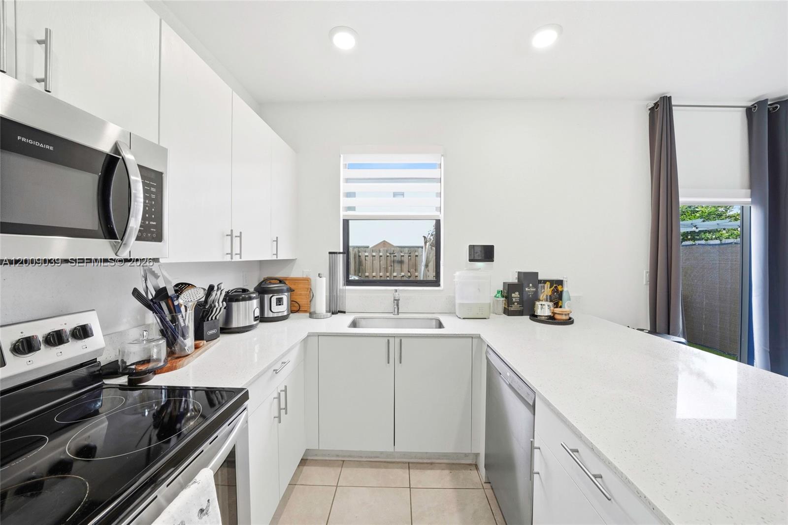 SILVER PALM RESIDENTIAL H - Residential