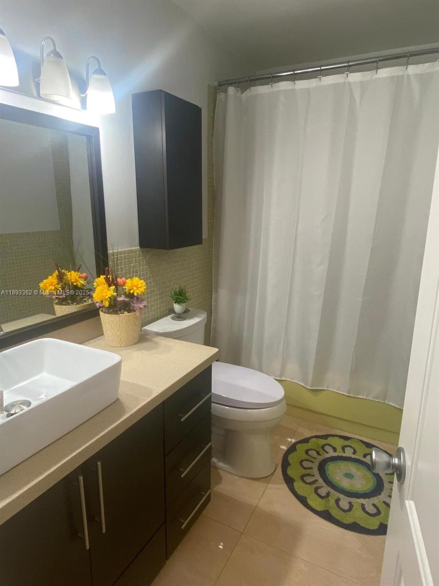 FIFTH HORIZONS CONDO - Residential Lease