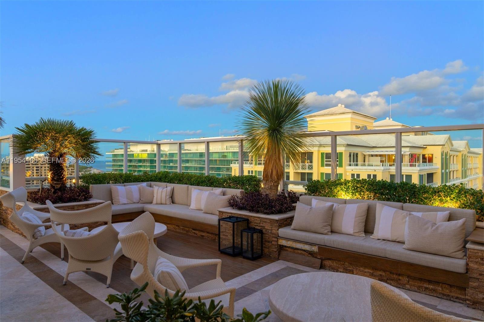 GRAND BAY RESIDENCES COND - Residential