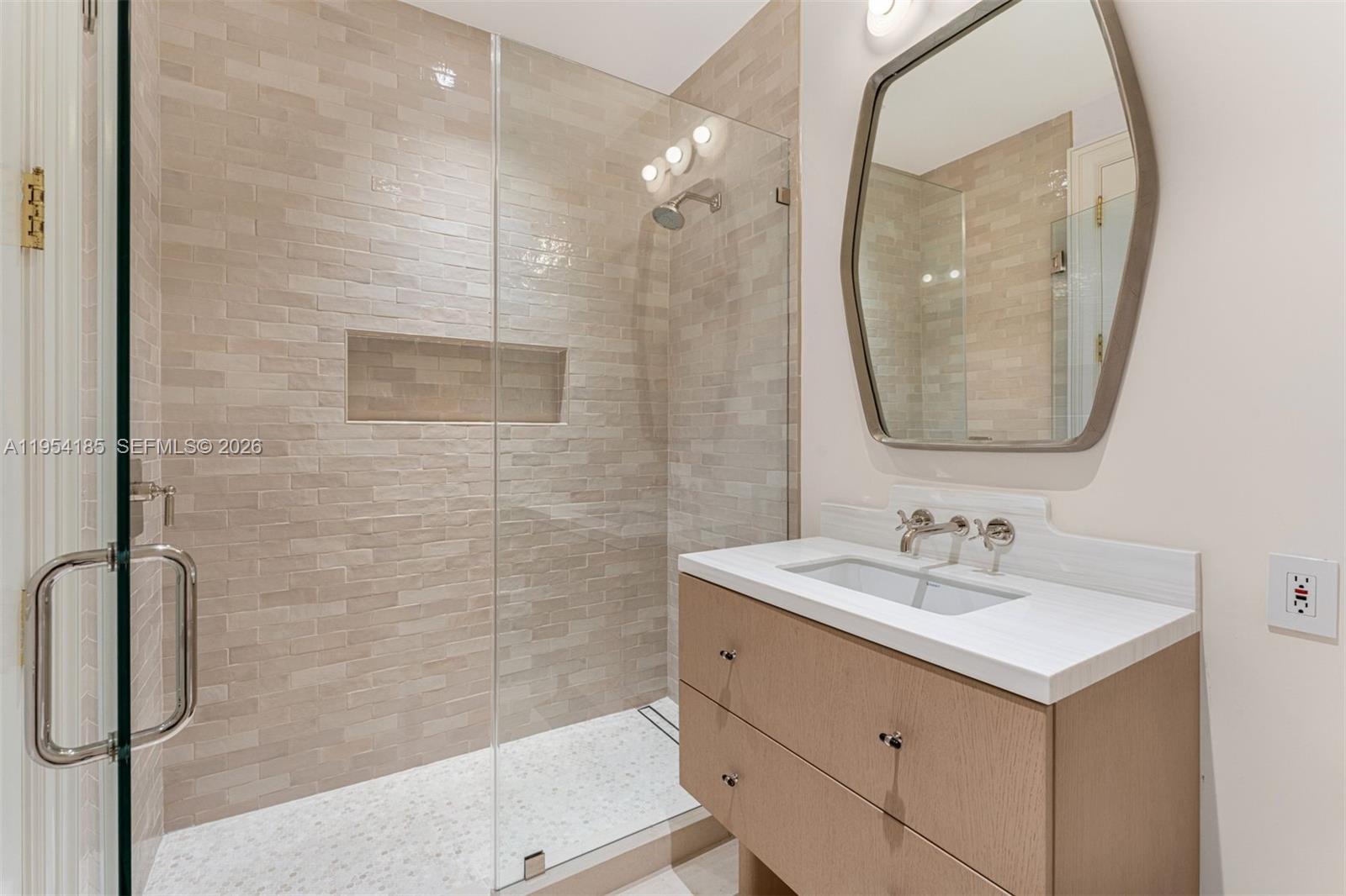 GRAND BAY RESIDENCES COND - Residential