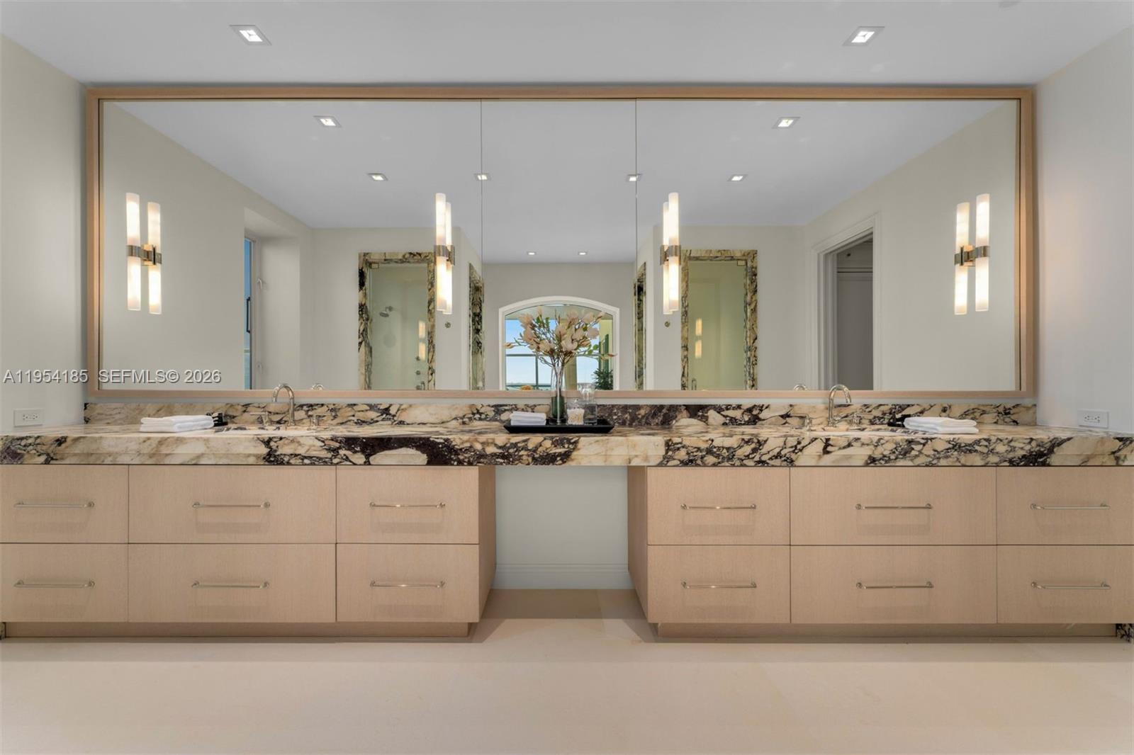 GRAND BAY RESIDENCES COND - Residential