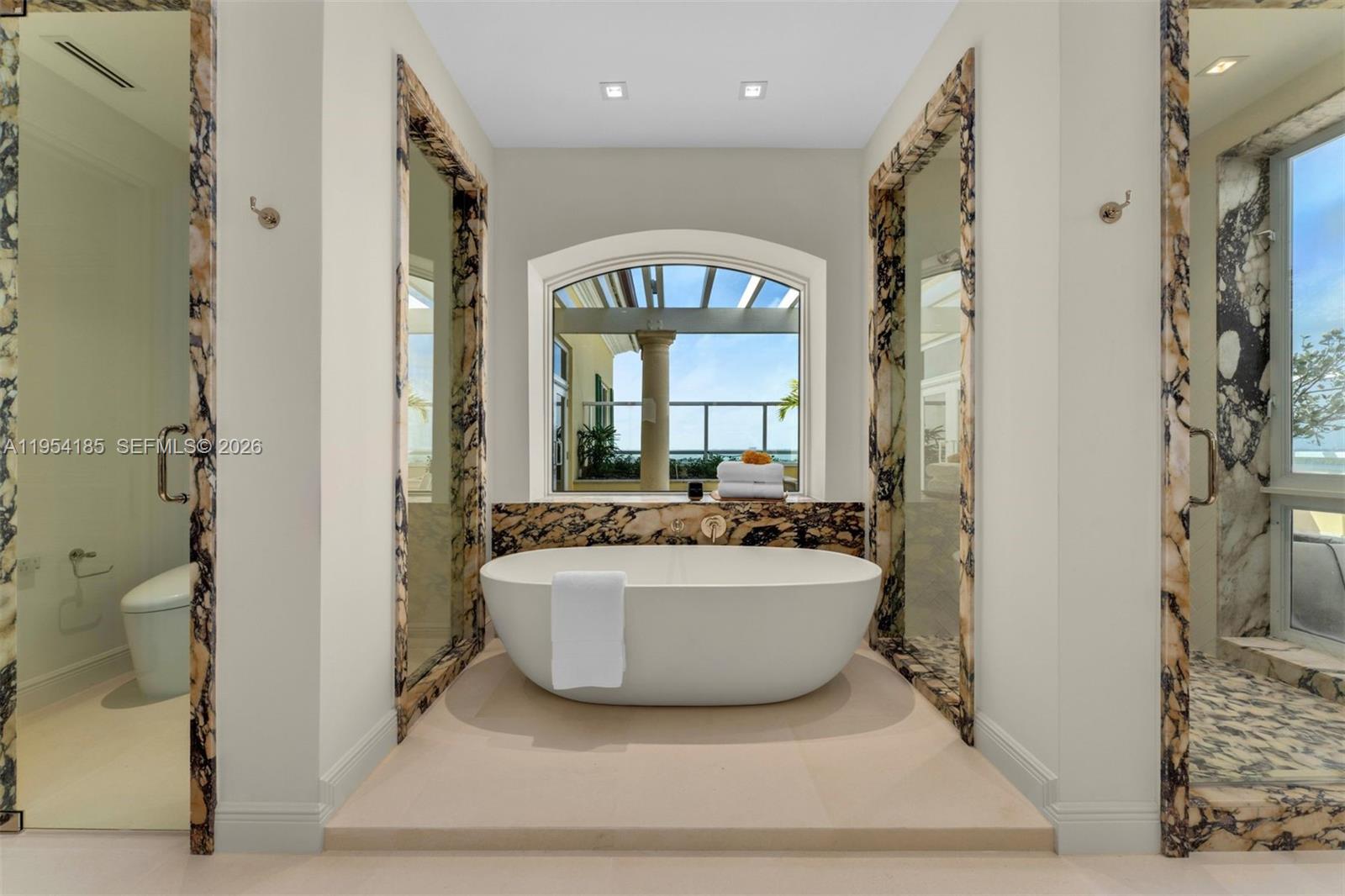 GRAND BAY RESIDENCES COND - Residential