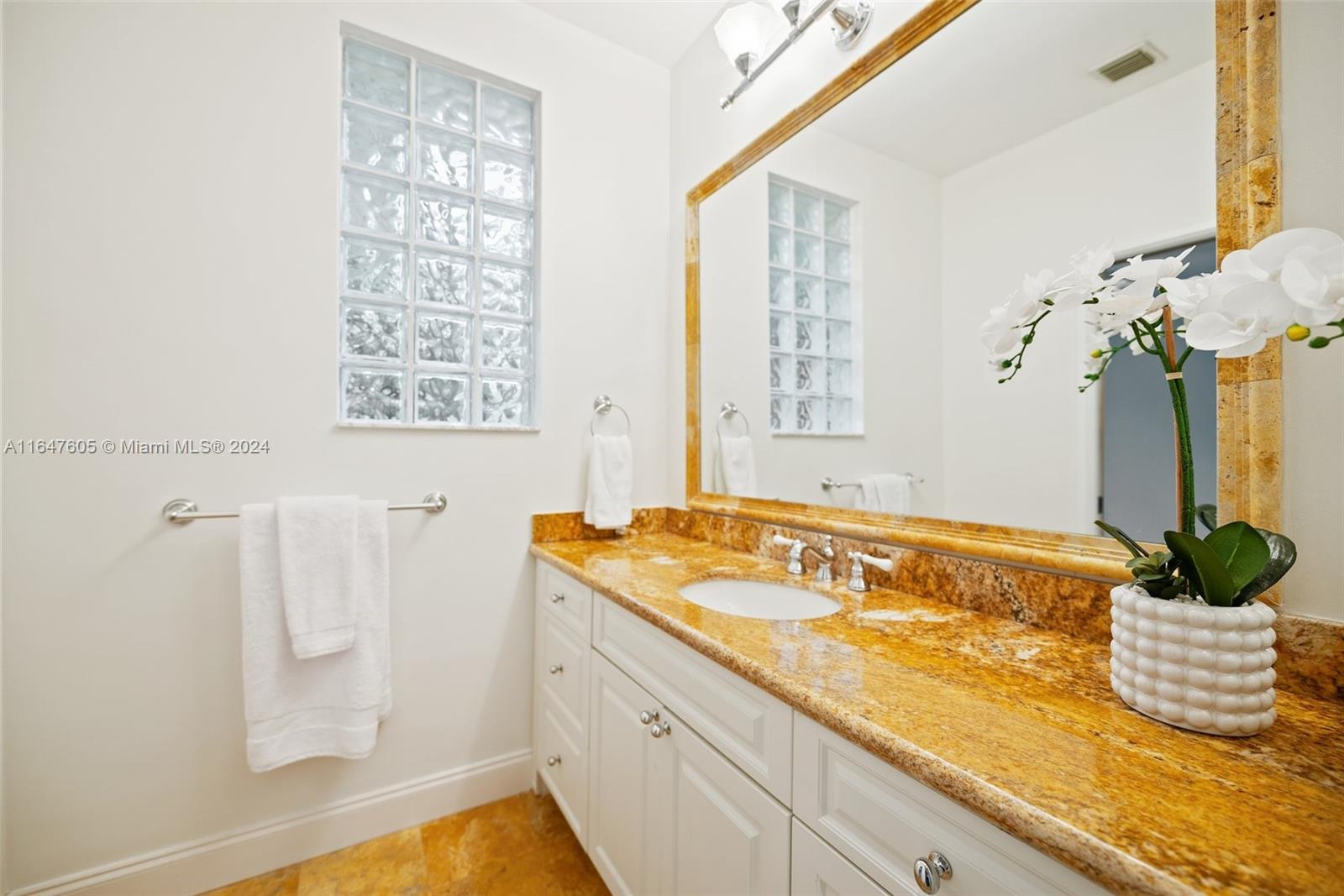 SHEAR GROVES - Residential