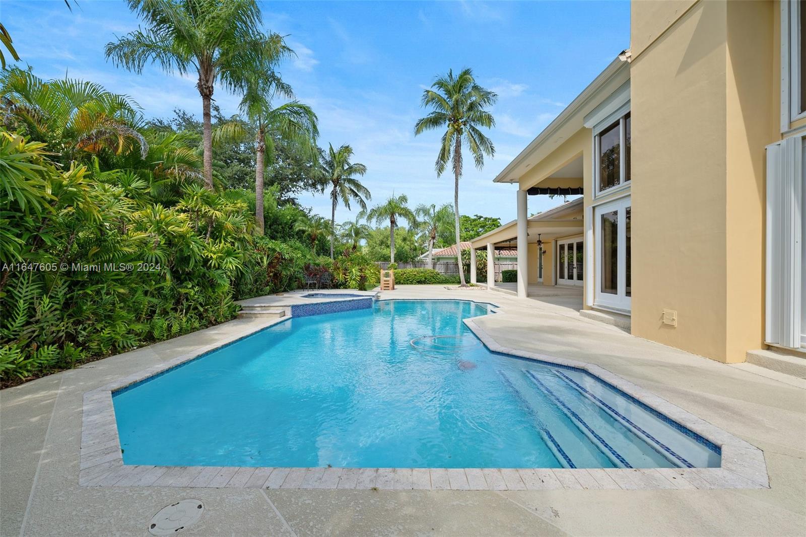 SHEAR GROVES - Residential