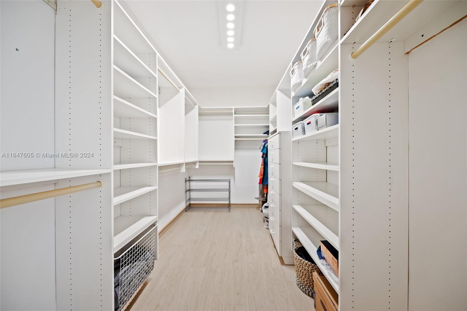 SHEAR GROVES - Residential