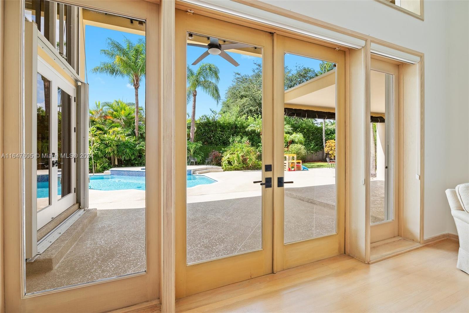 SHEAR GROVES - Residential