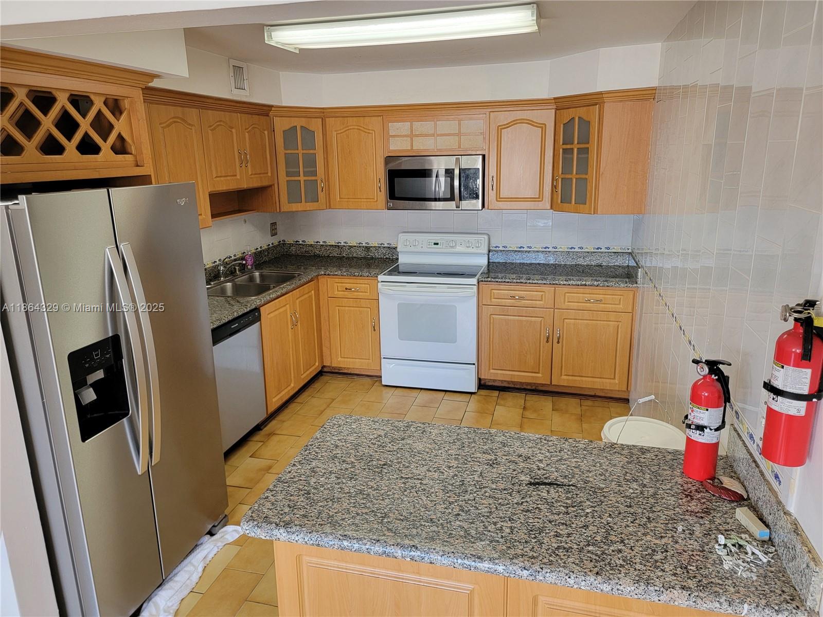 WESTLAND PARK CONDO #4 - Residential