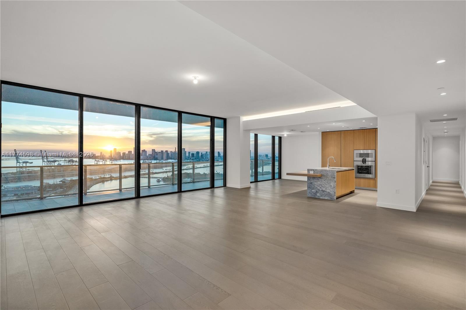 Property for Sale at 500 Alton Road 3202, Miami Beach, Miami-Dade County, Florida - Bedrooms: 3 
Bathrooms: 4  - $7,850,000