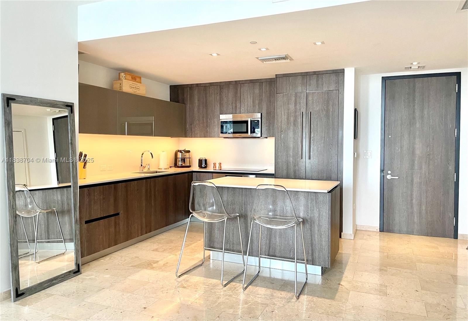88 SW 7th St 1805