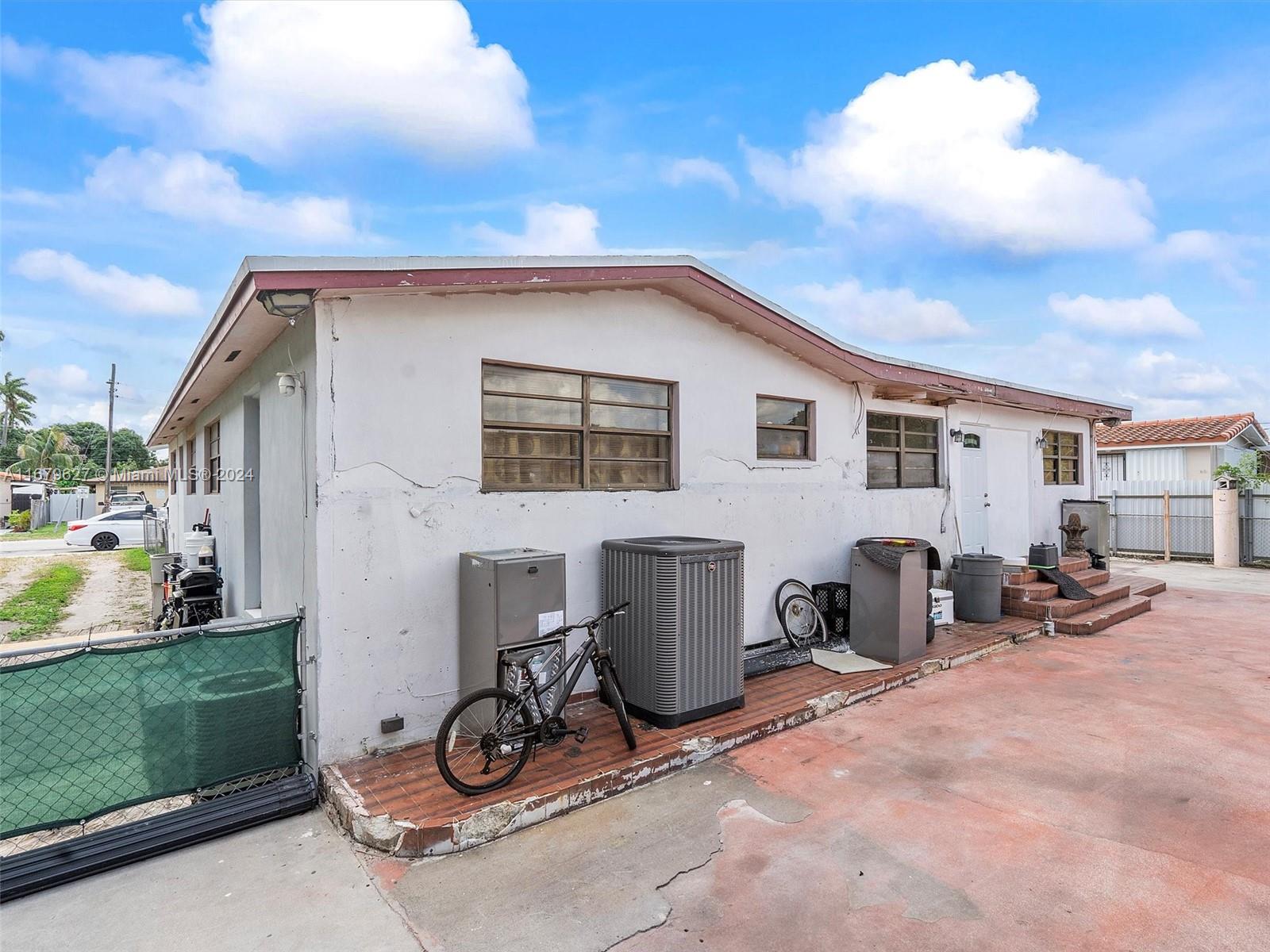 PALM AVE LAWNS REV PL - Residential