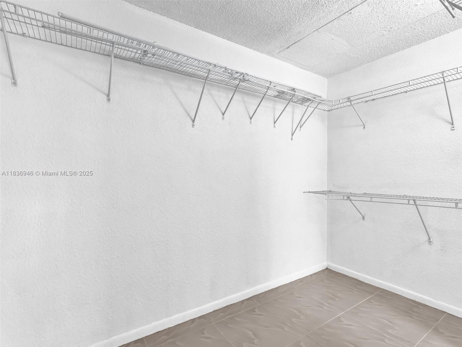 OAK LAKES - Residential