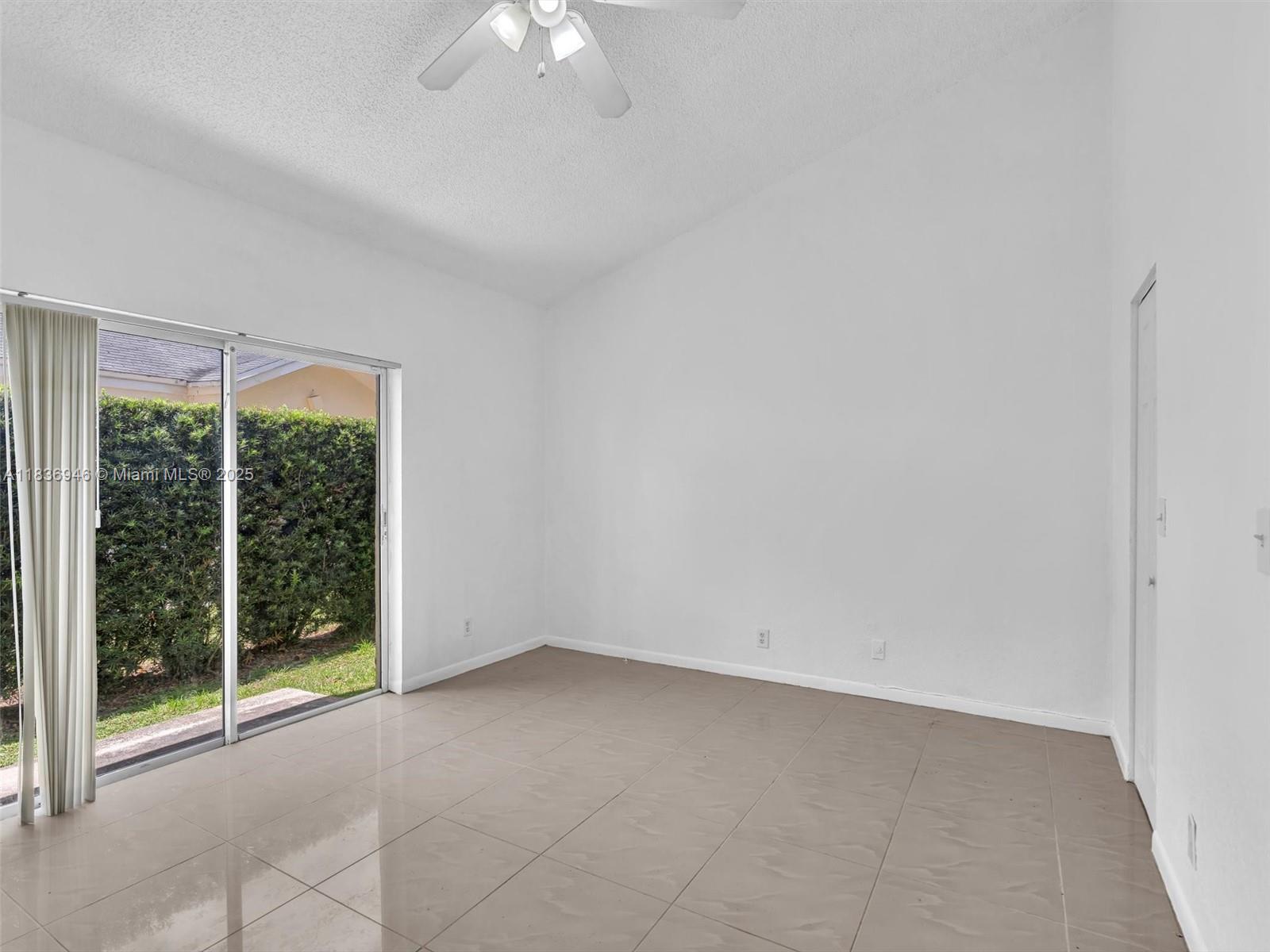 OAK LAKES - Residential