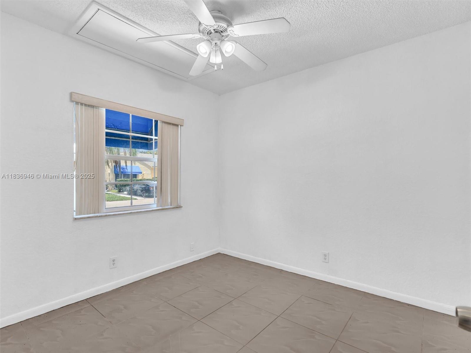 OAK LAKES - Residential