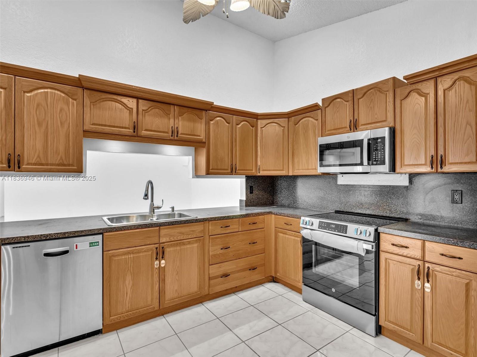 5201 SW 31st Ave 112