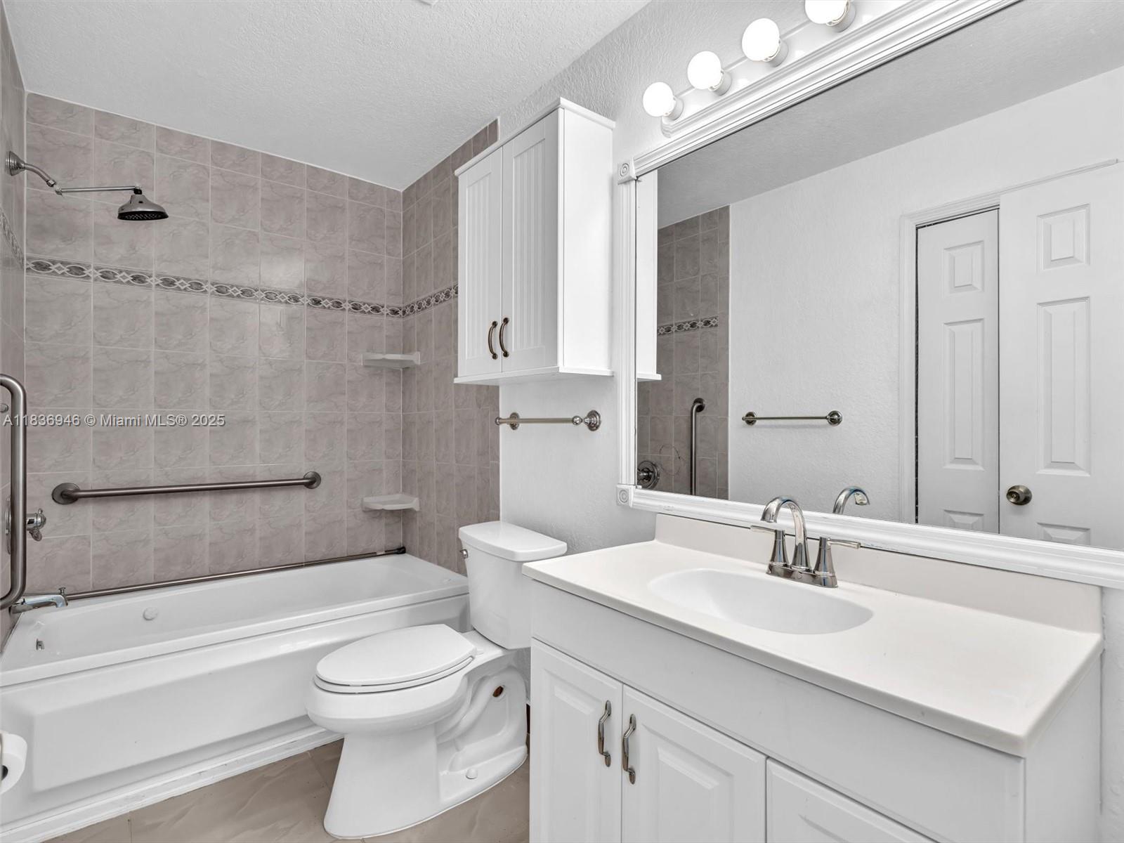 OAK LAKES - Residential