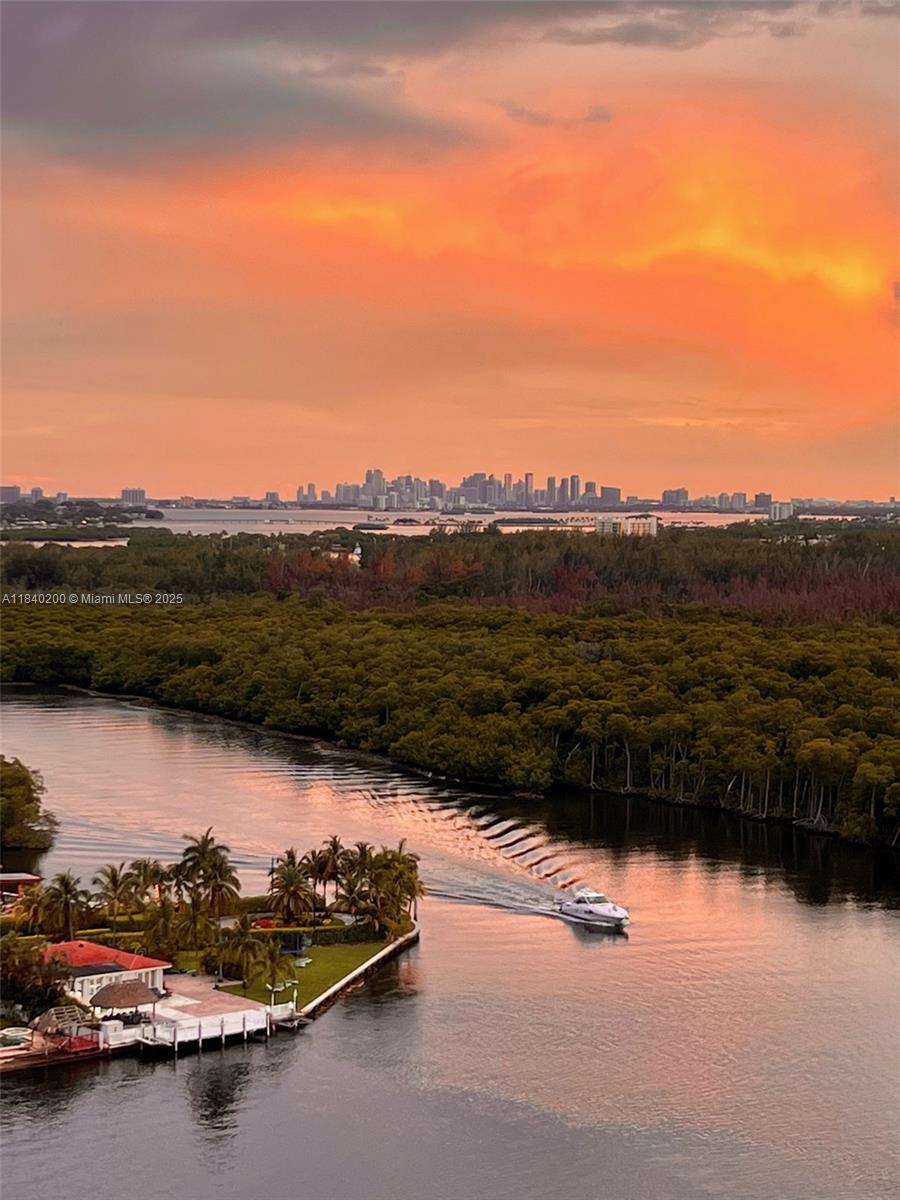 400 Sunny Isles Blvd 2007