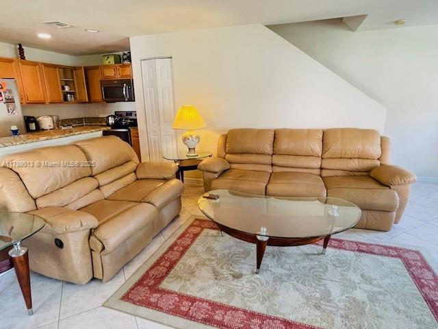 ROYAL WOODS CONDO - Residential