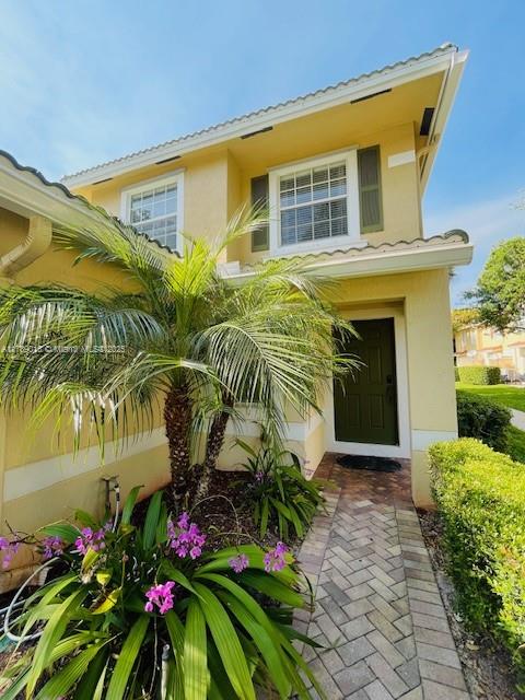 ROYAL WOODS CONDO - Residential