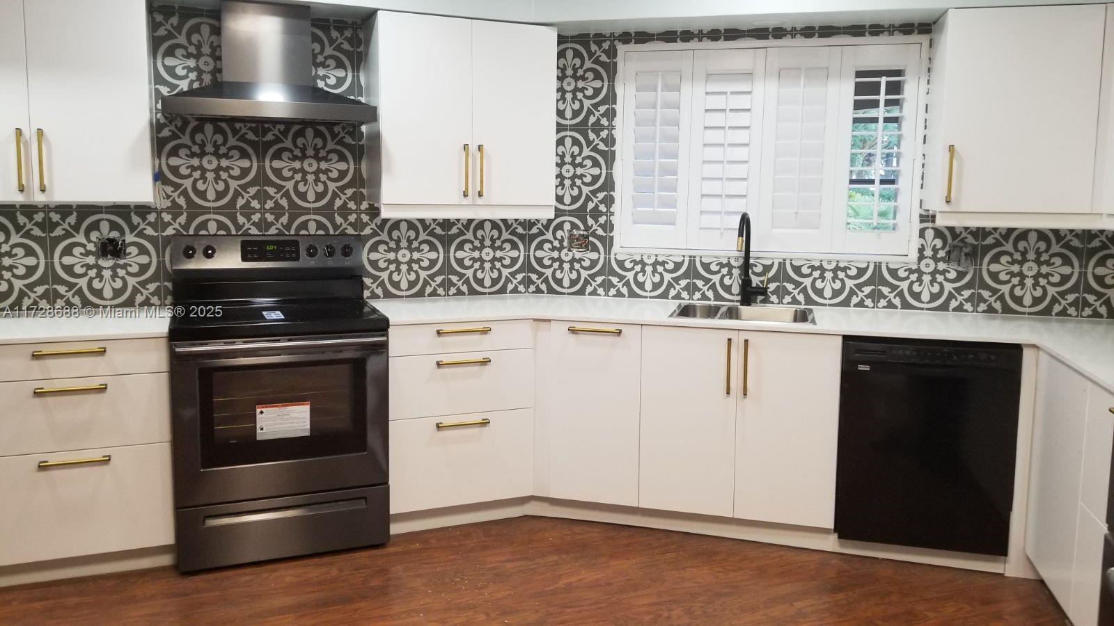 POMPANO ISLES SEC B - Residential Lease