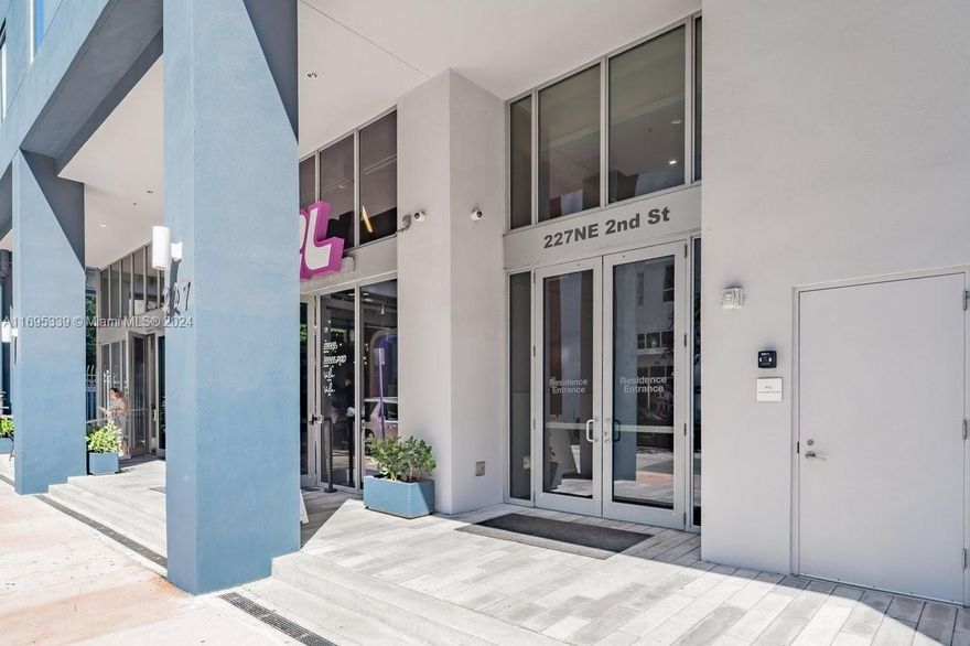 Great for an investor, Short-Term rent allowed. A beautiful studio unit- TURNKEY studio in prime downtown Miami area. Apt is fully equipped with European kitchen and top of the line appliances, washer and dryer in unit. French door balcony, partial water view, FTX Arena. High-quality modular furniture, smart device keyless entry, rain shower, smart TV, book self-service, a space where functionality is catered for and where every inch is usable space. Excellent walkability, public transportation across the street, close to major sports, entertainment events, and restaurants. Just 15 minutes from Miami International Airport.