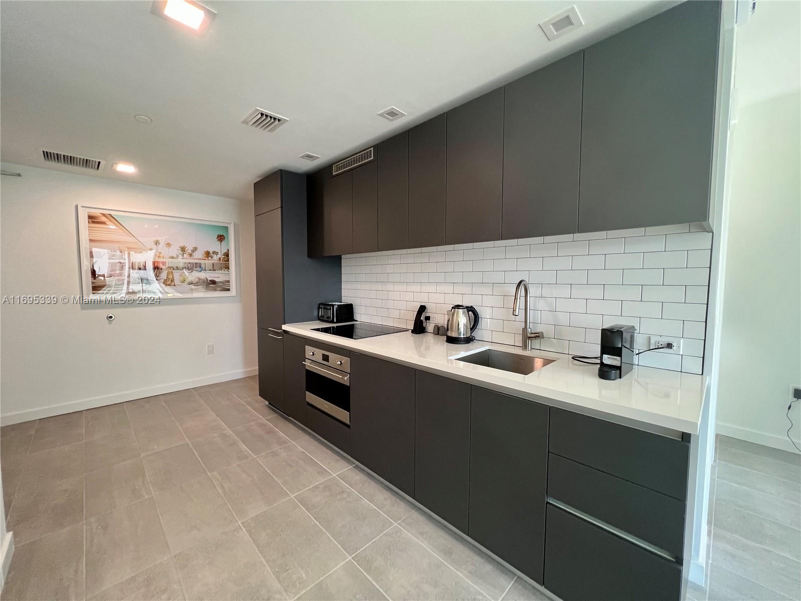 227 NE 2nd St 2613