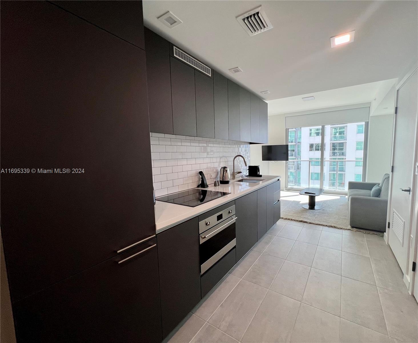227 NE 2nd St 2613