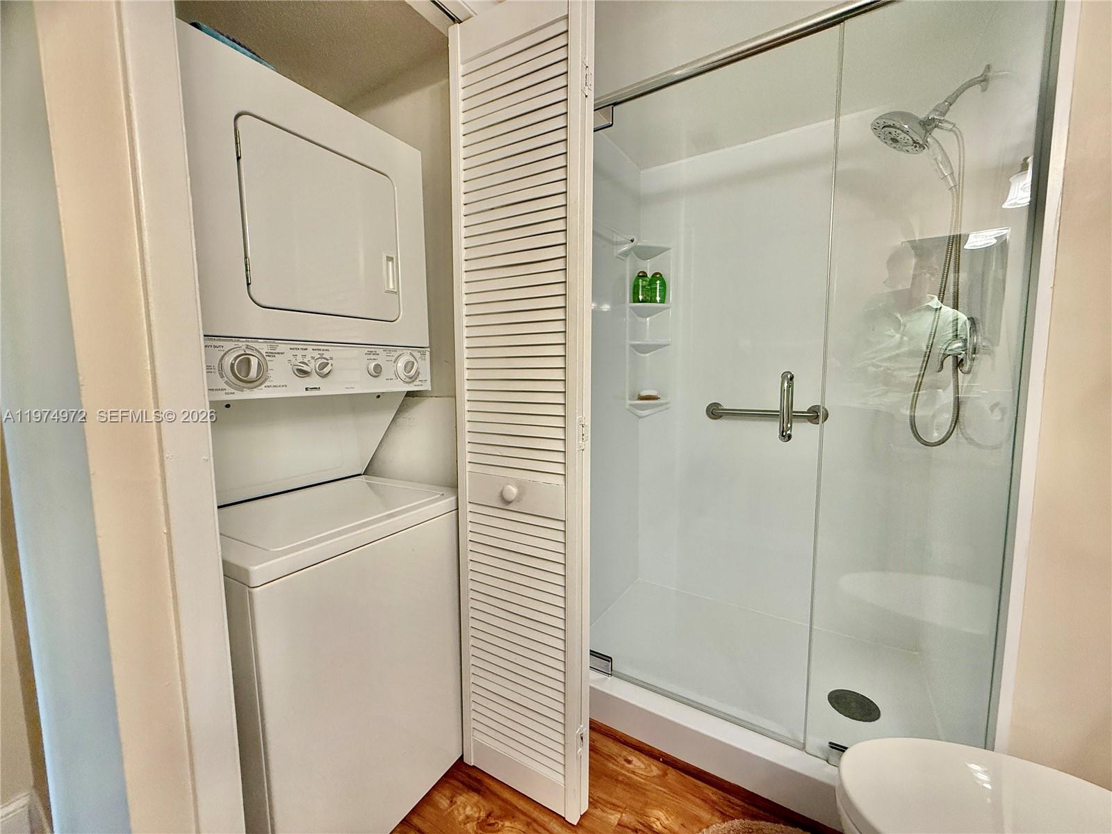 RACQUET CLUB APTS AT BONA - Residential