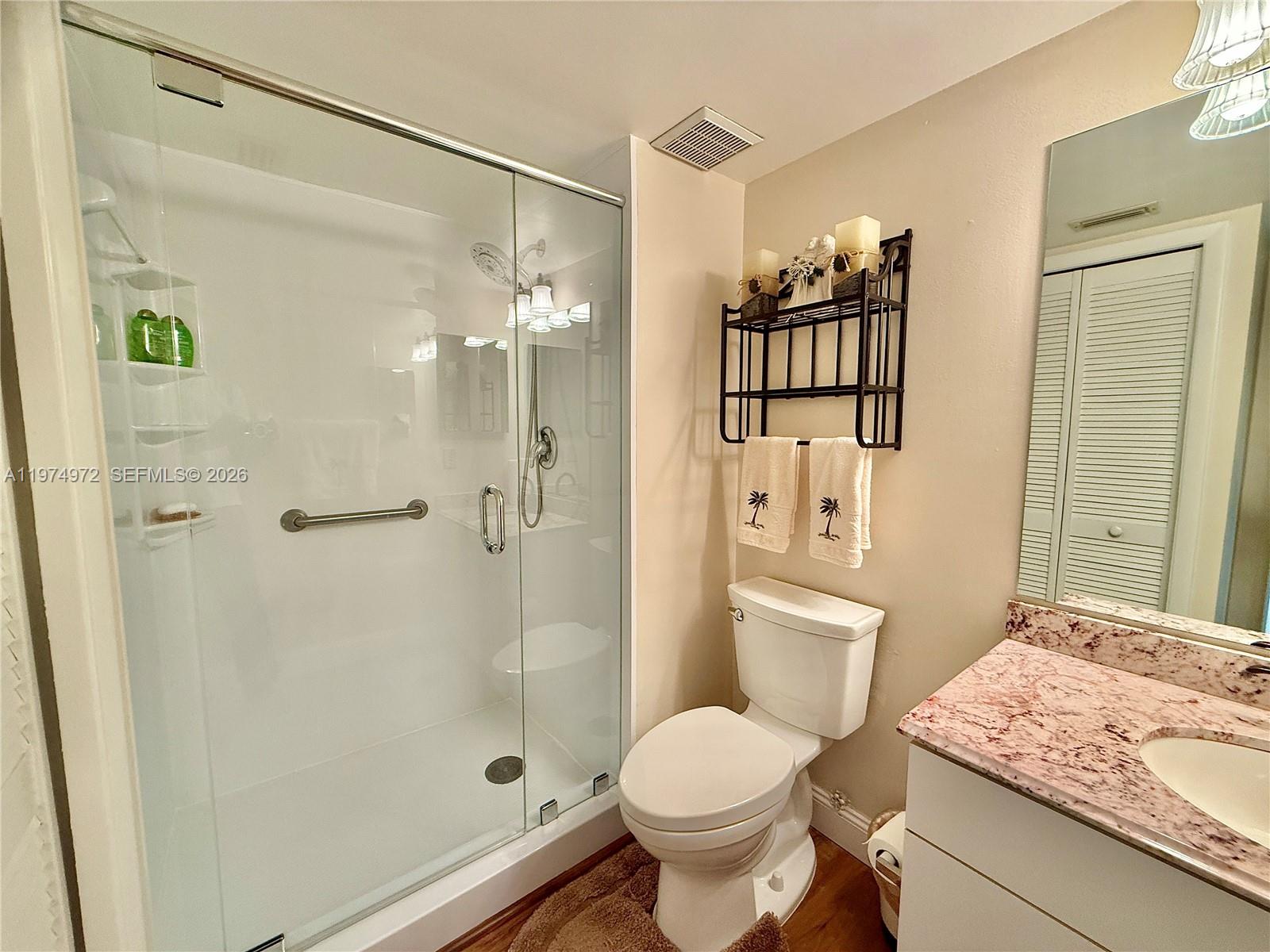 RACQUET CLUB APTS AT BONA - Residential