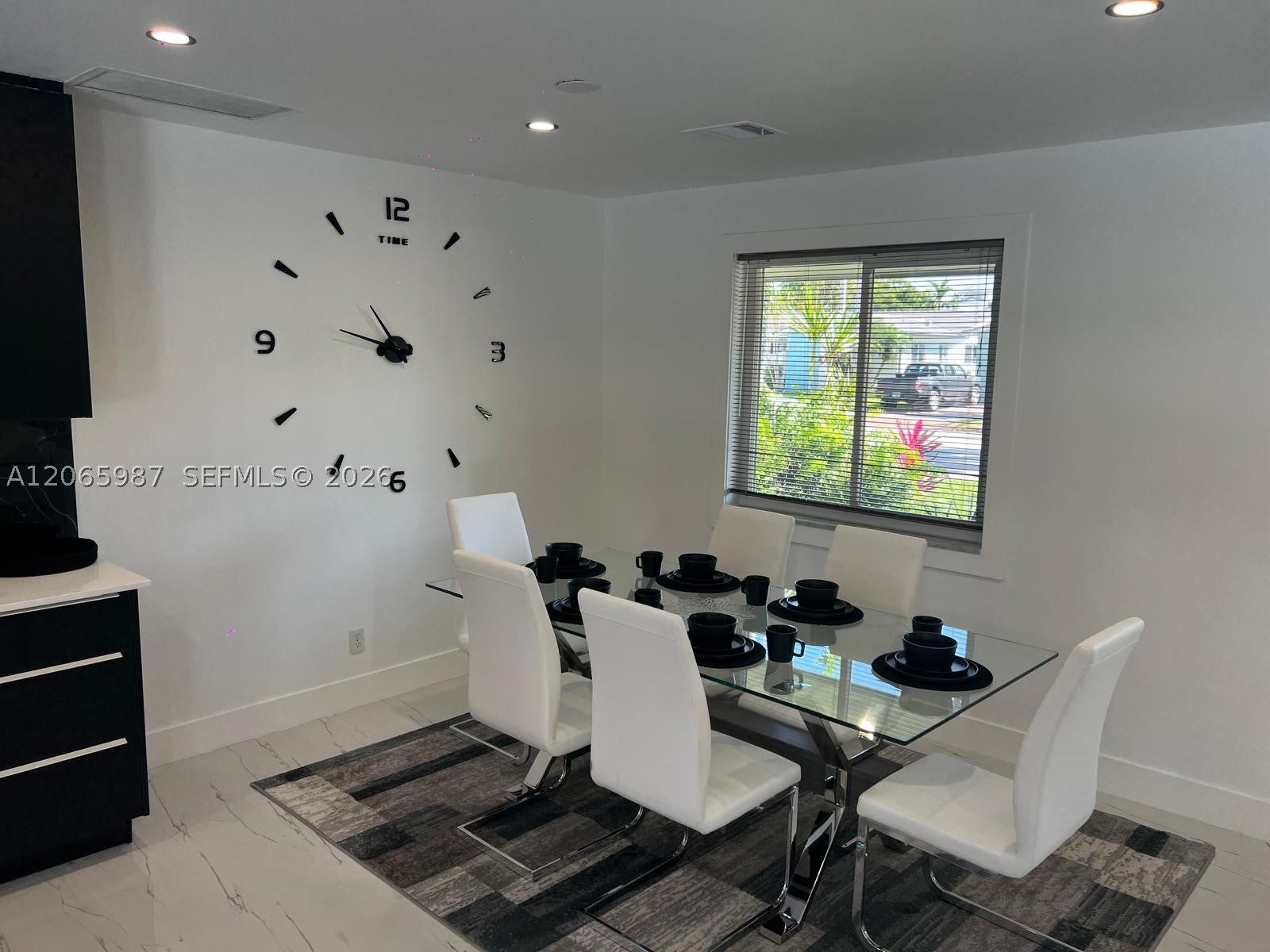 1112 N 13th Ave
