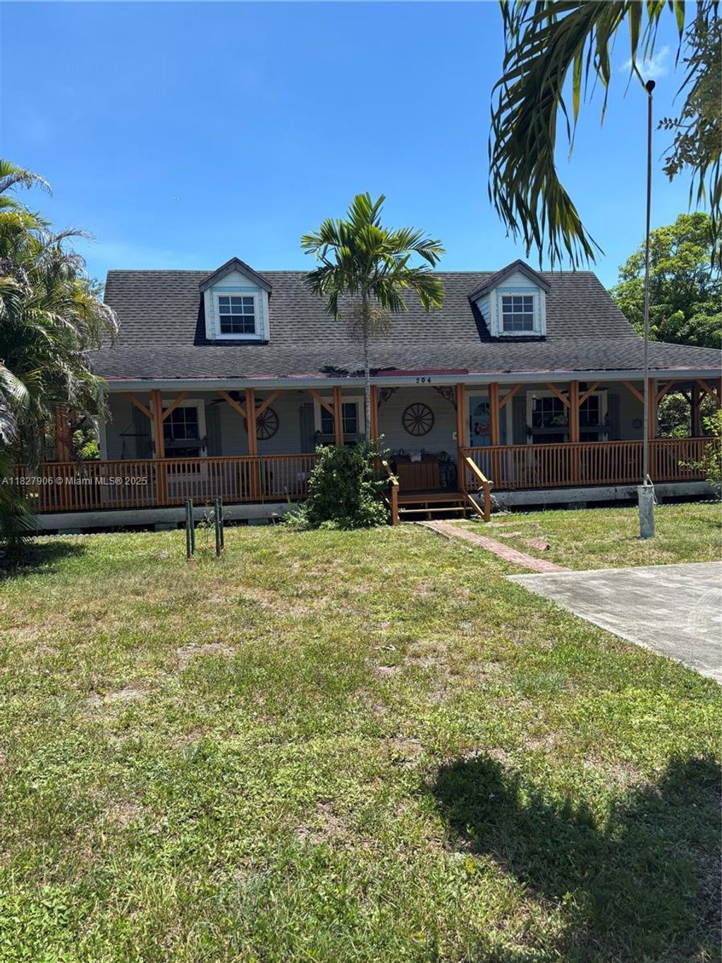 Photo of 204 SW 4th Ave, Hallandale Beach, FL 33009 (MLS # A11827906)