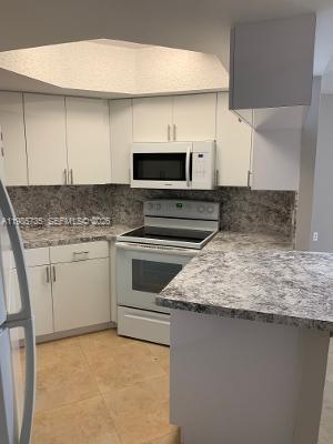 LAS VISTAS AT DORAL CONDO - Residential