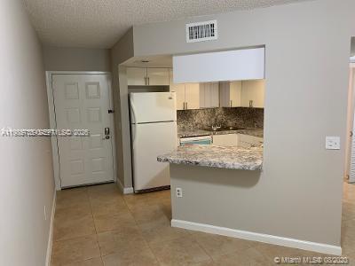 LAS VISTAS AT DORAL CONDO - Residential