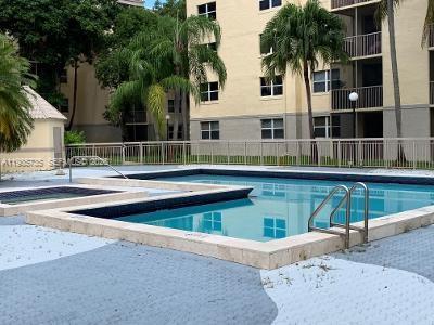 LAS VISTAS AT DORAL CONDO - Residential