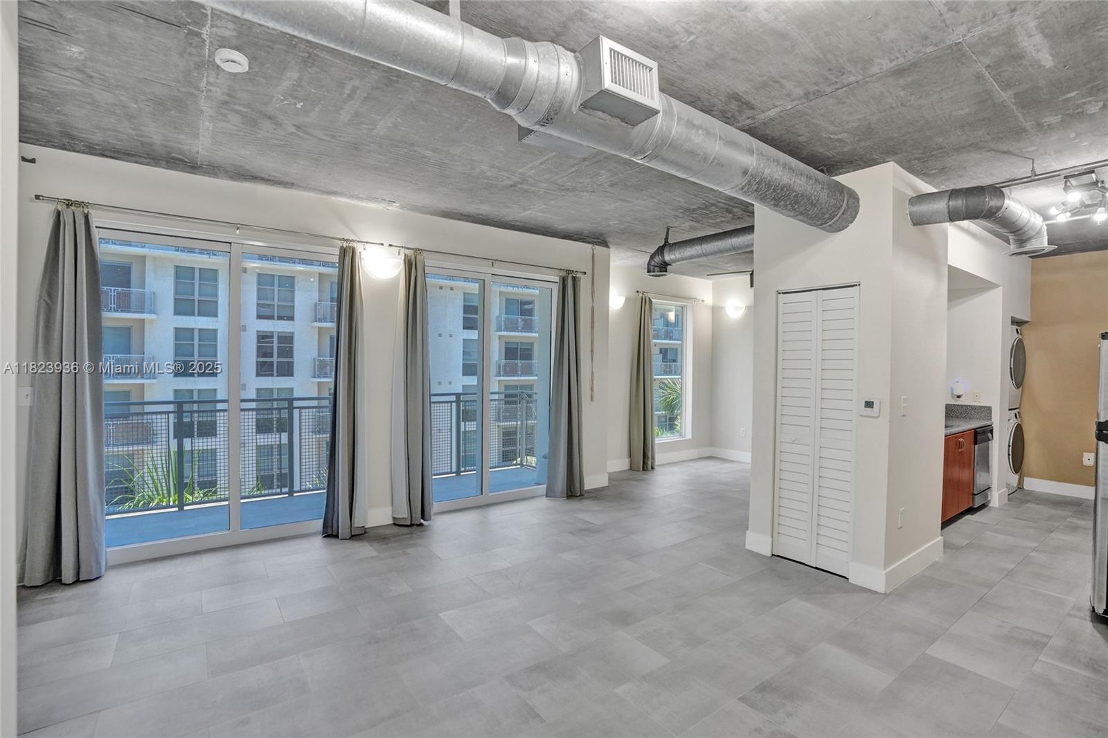 455 NE 25th St 609